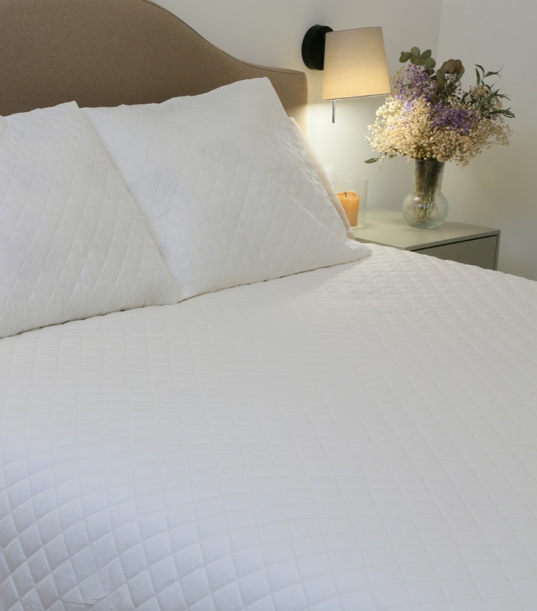 Colcha bouti lisa blanca